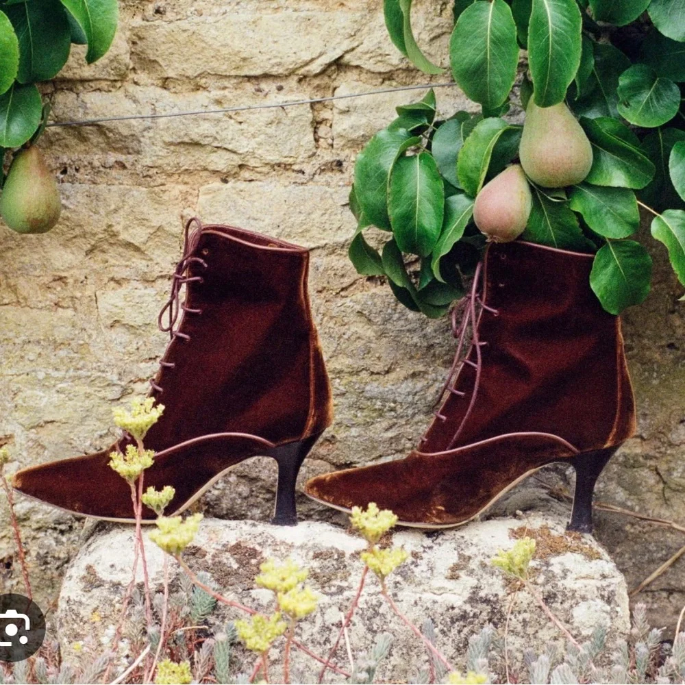 NWOB Doen Dasha Boots in Hickory Velvet Sz 41 - Picture 1 of 9